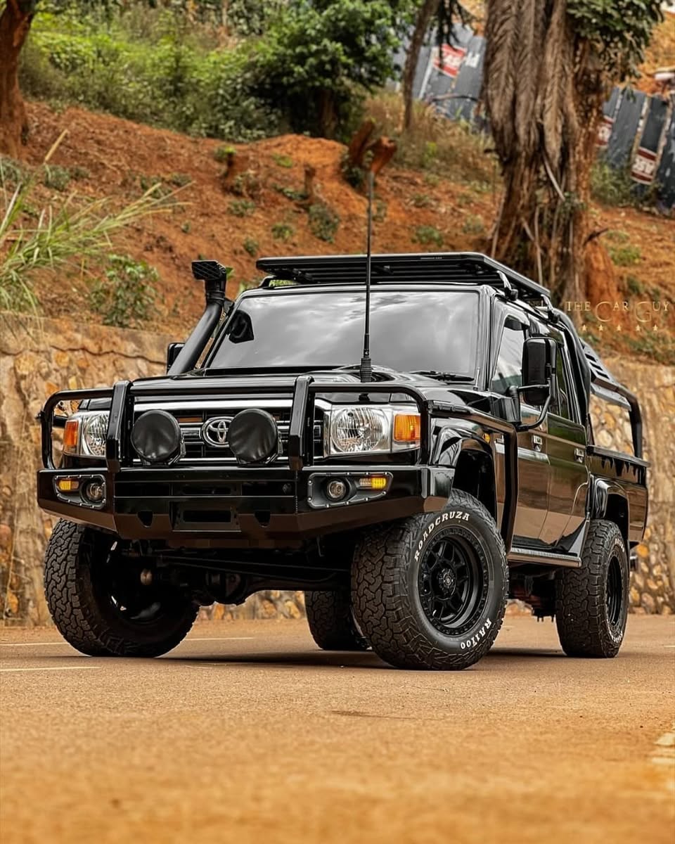 A picture of 2017 Toyota land cruiser 79