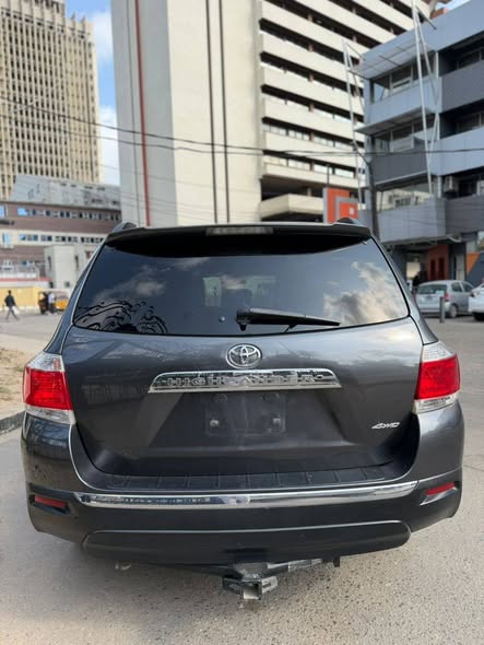 A picture of 2013 Toyota Highlander 13 5M