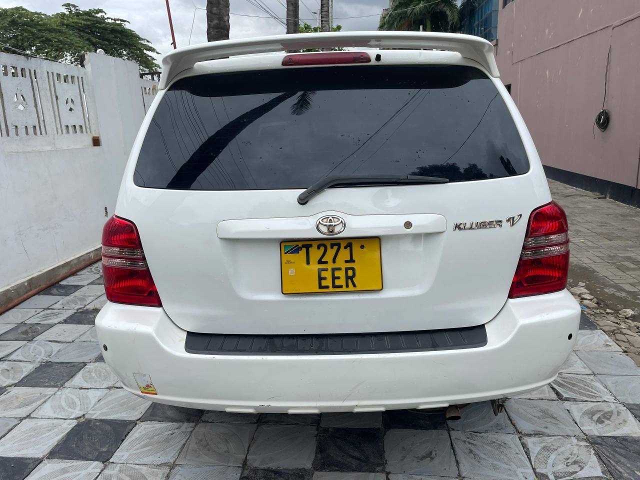 A picture of Call 0713804490 TOYOTA KLUGGER CLEAN INTERIOR FOG LIGHTS SPORTS RIMS
