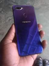 A picture of Selling my oppo f9 it has 4gb ram 64gb rom