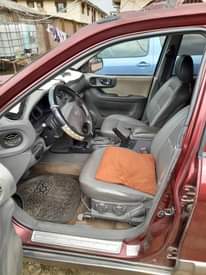 A picture of Clean 2004 Hyundai Santa Fe Registered Leather