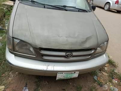 A picture of Toyota sienna