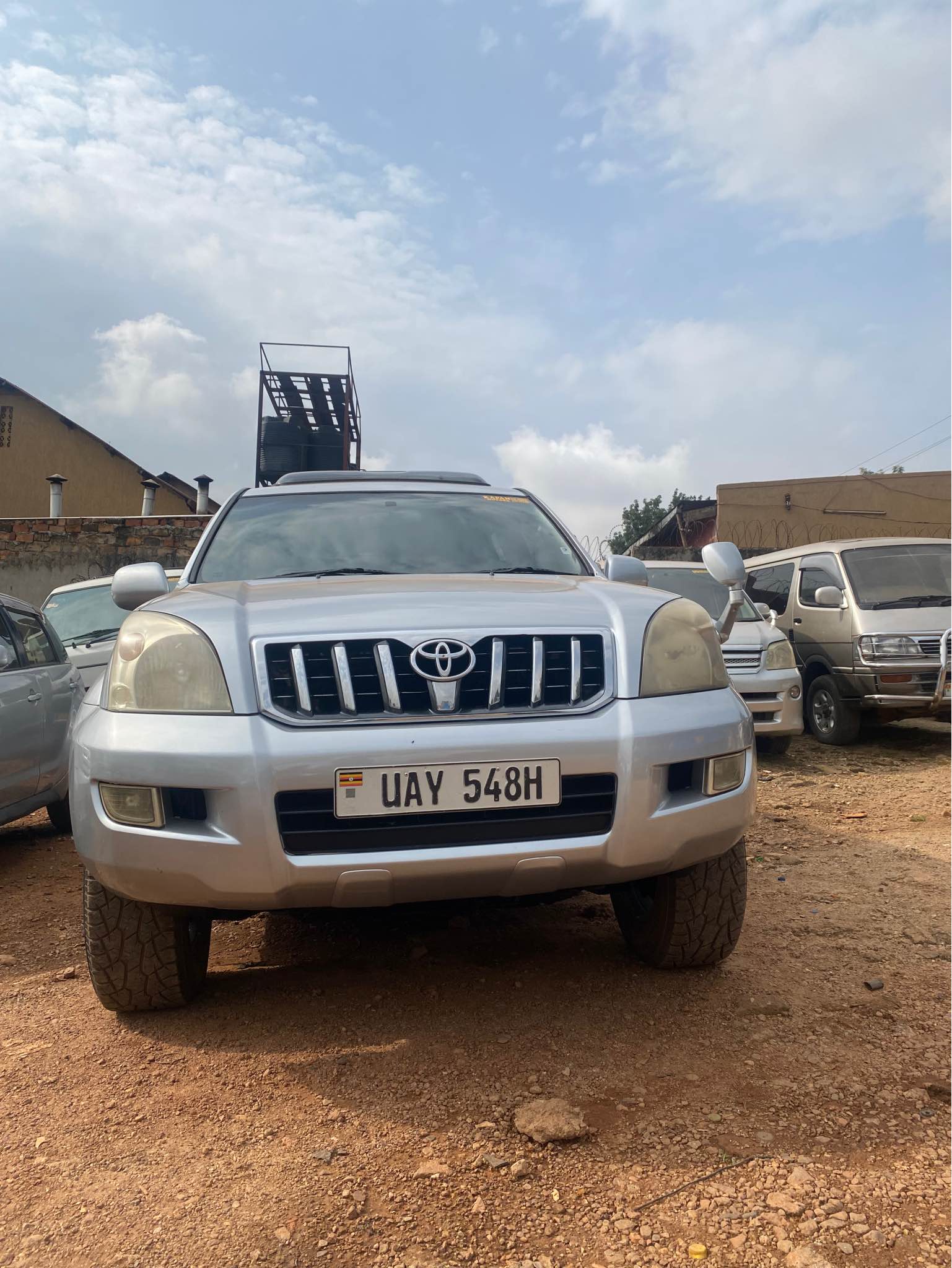 A picture of toyota land cruiser n regius