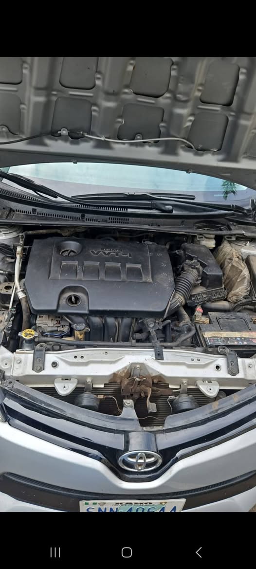 A picture of 2014 TOYOTA COROLLA 10 500 000