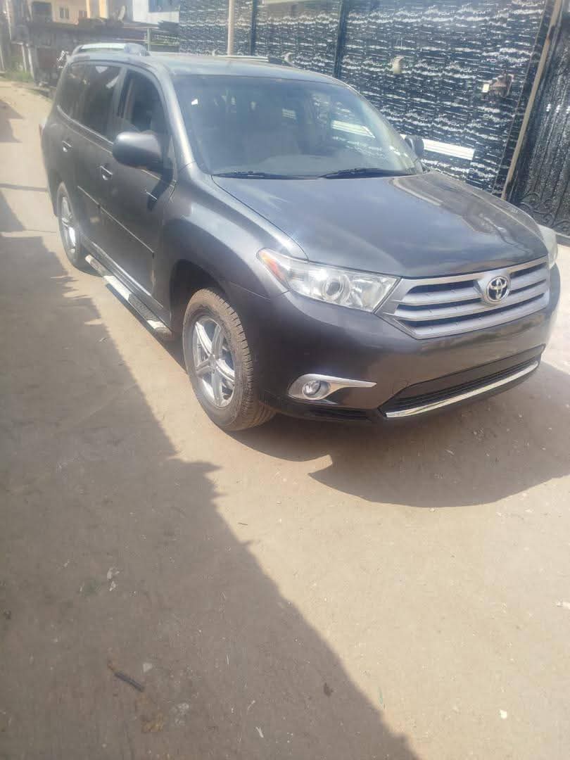 A picture of 2011 Toyota highlander