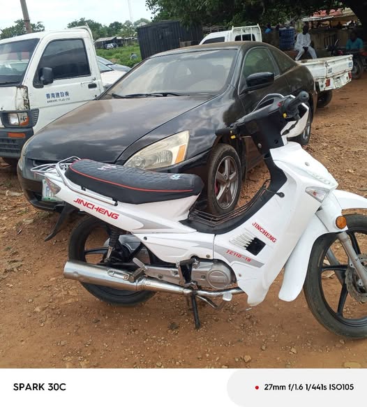A picture of Jinchen rubber rubber with Sound Engine Good tyres Hand starting