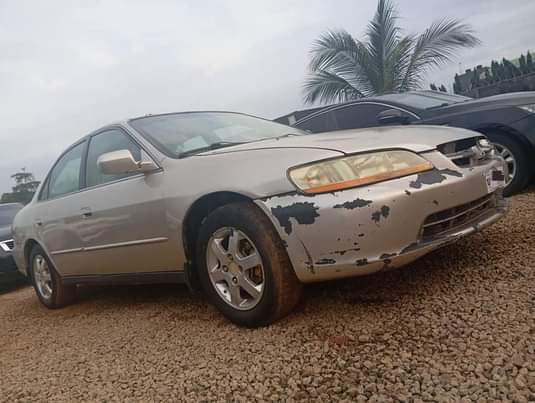 A picture of Honda accord 2000 model AC chilling