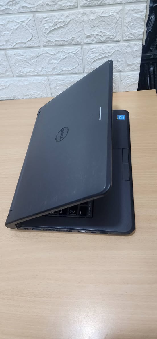 A picture of Dell latitude 3350 Core i3 hdd 500Gb ram 4Gb processor