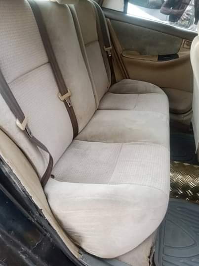 A picture of Toyota Corolla Le 2005 model Belgium equivalent Engine 100 Automatic