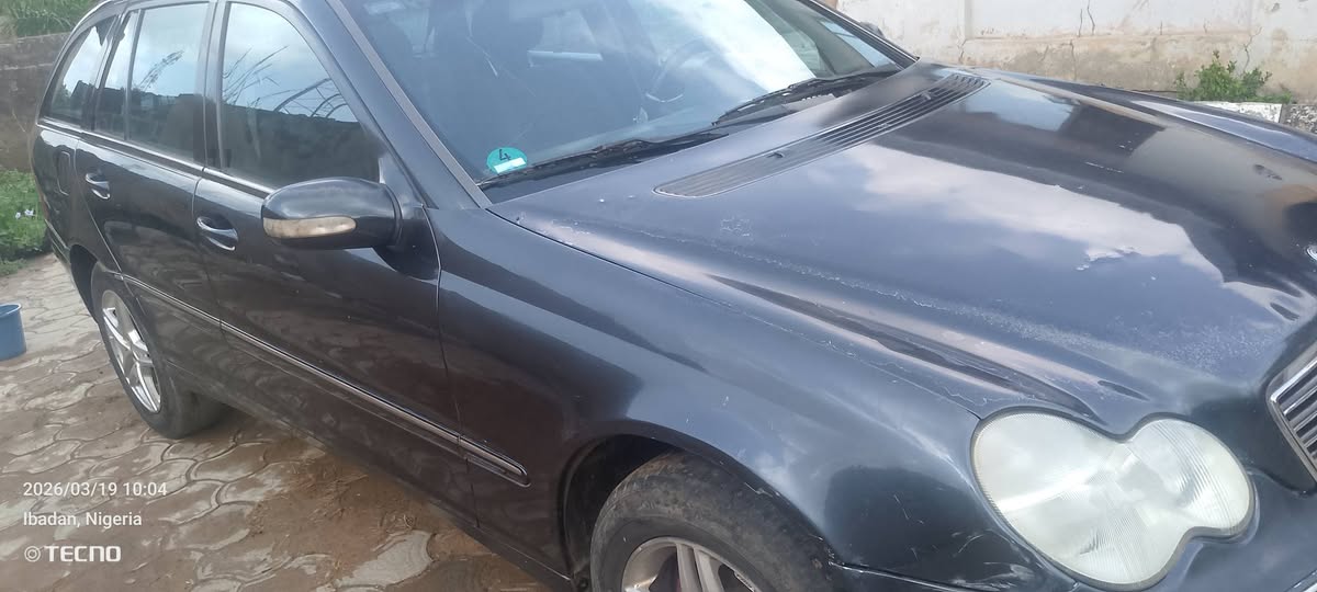 A picture of Mercedes Benz wagon c230 compressor