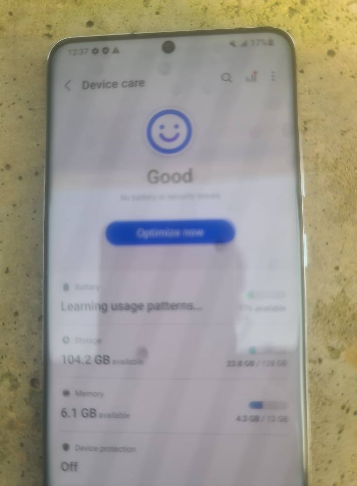 A picture of Samsung galaxy S20 ULTRA 5G 128g