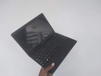 A picture of laptop midium nch 11 6 slim