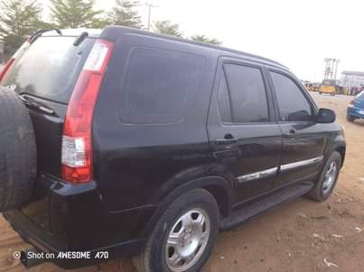 A picture of 2004 Honda CR V Vhj