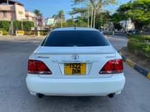 A picture of Toyota crown