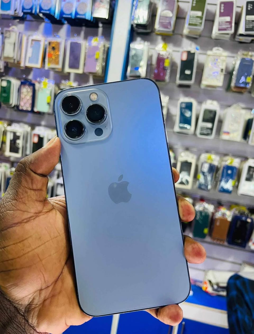 A picture of iPhone 13 Pro Max