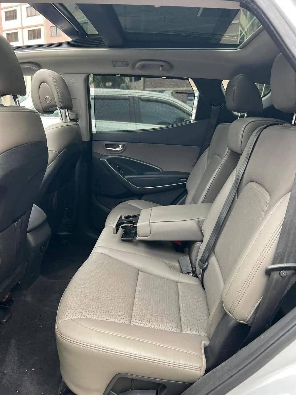 A picture of 2015 Hyundai santa fe