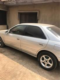 A picture of Toyota Camry 2000