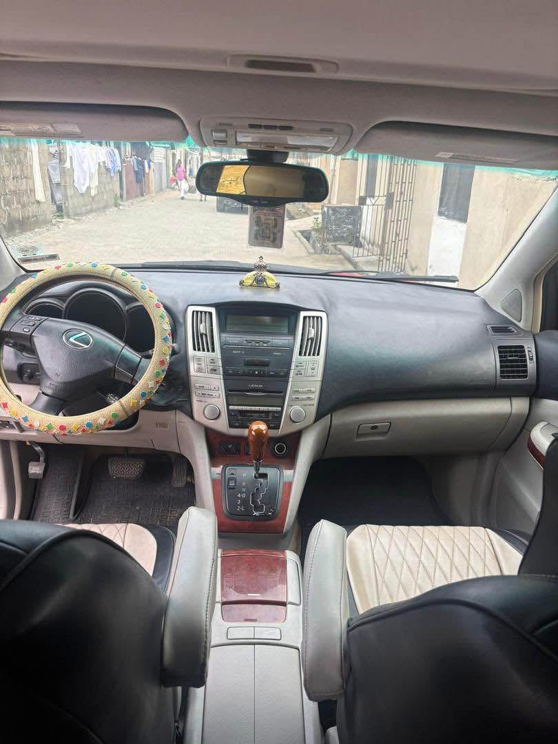 A picture of Full option Lexus Rx 330 2007