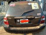 A picture of Toyota Highlander 2004