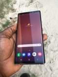 A picture of Samsung note 9