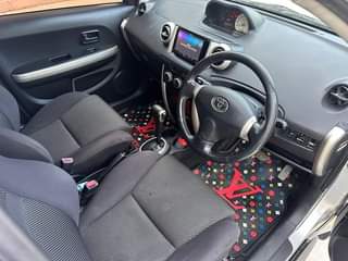 A picture of TOYOTA IST