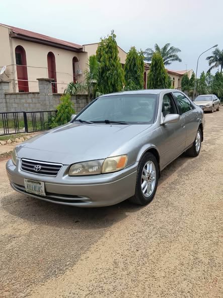 A picture of Neatly used first body 2002 Toyota Camry
