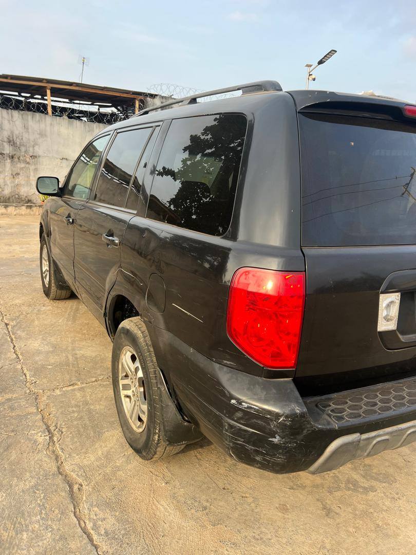 A picture of Honda pilot