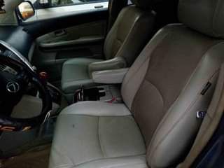 A picture of Lexus RX330