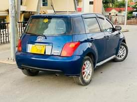 A picture of Toyota ist milion 6 9 Ipo mwanza Automatic Engine safi