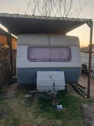 Caravan /.