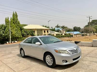 A picture of 2010 TOYOTA CAMRY