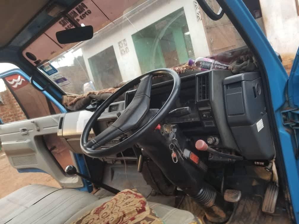 A picture of ISUZU ELF