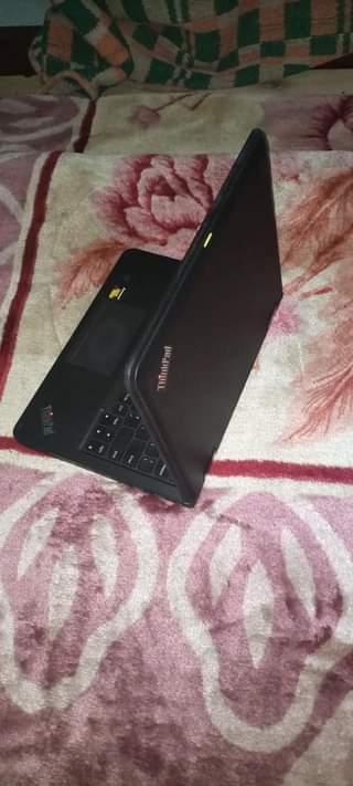 A picture of Lenovo Thinkpad Celeron at 400 000