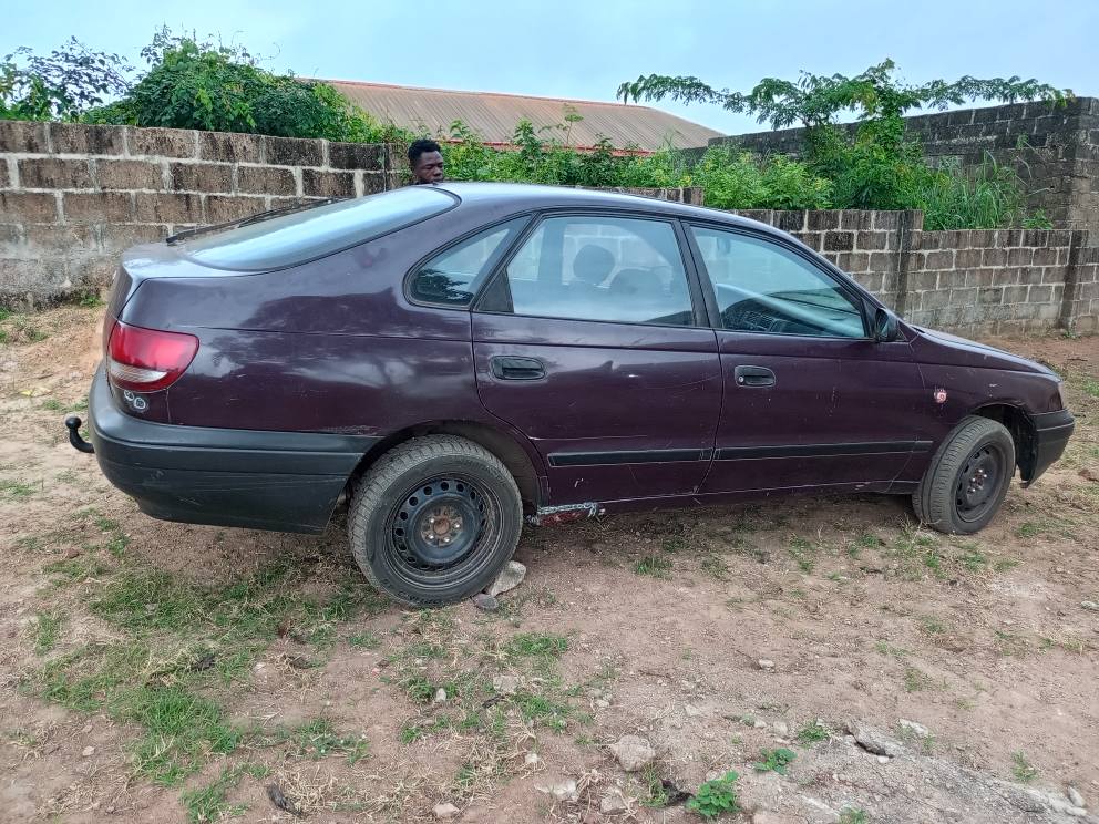 A picture of Toyota Carina e