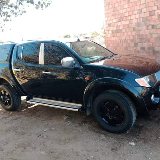 used mitsubishi l200