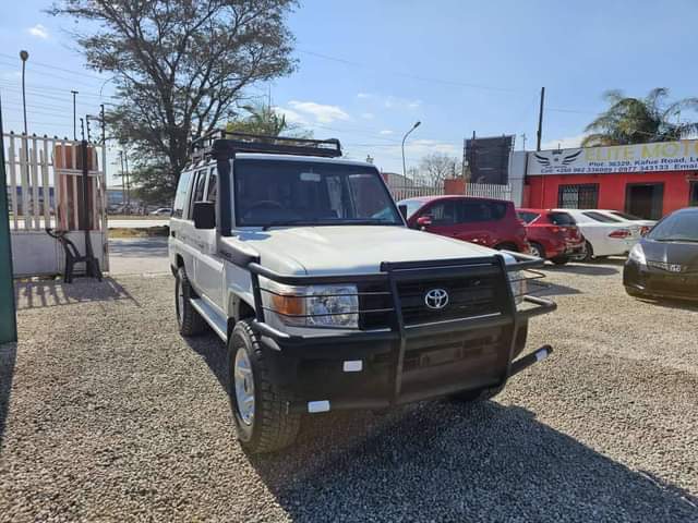 A picture of Land cruiser with 1hz on sale no pressure clean interior