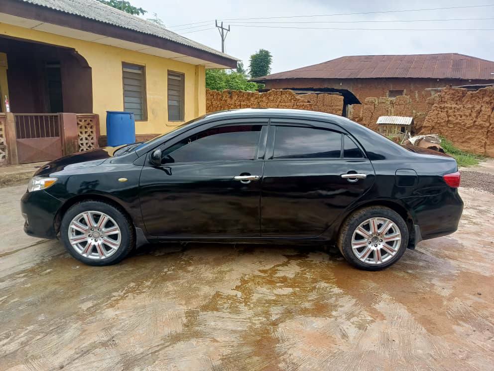 A picture of Super Clean Toyota Corrolla 2010. Manual Transmission