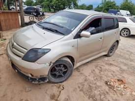 A picture of 2004 Toyota Ist