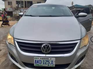 A picture of Toks standard 2010 Passat CC.