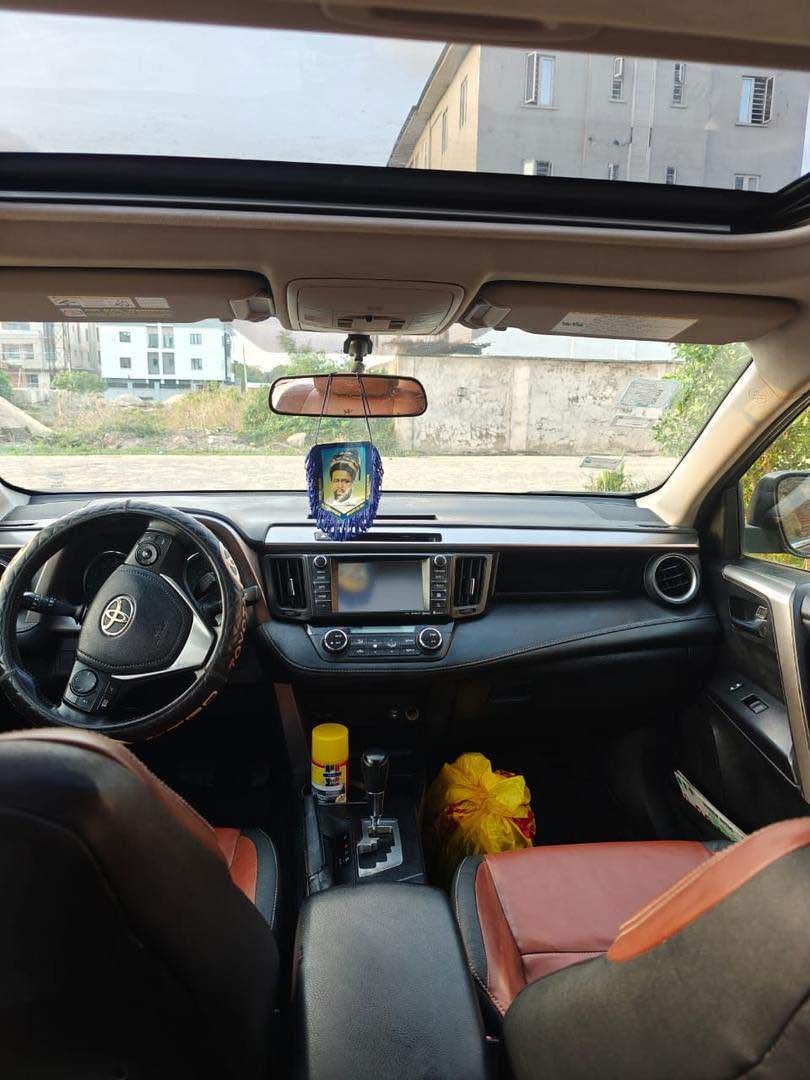 A picture of Good deal. V. Clean 2016 Toyota RAV4.