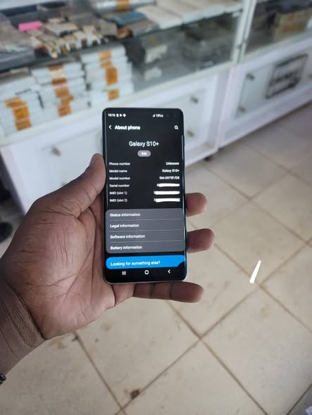 A picture of Samsung galaxy s10plus 128gb 8gbram on screen fingerprint at only