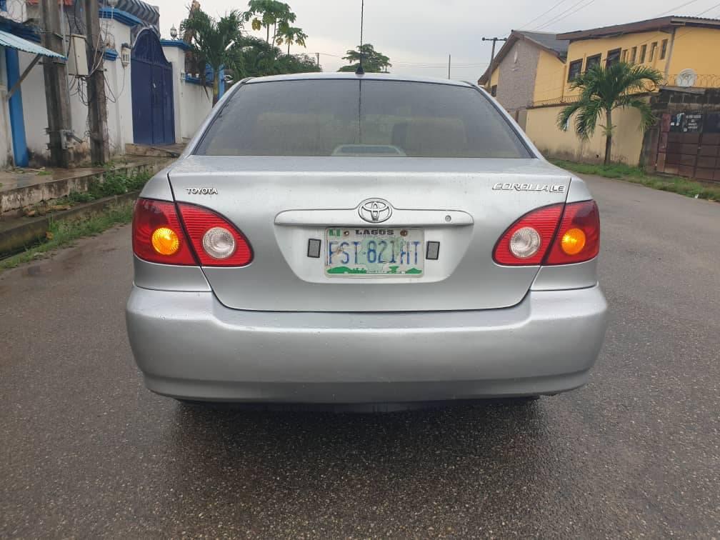 A picture of Toyota Corolla LE 2004