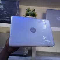 A picture of Weekend ofa njoo uchukue laptop na desktop computer zenye WARRRANTY