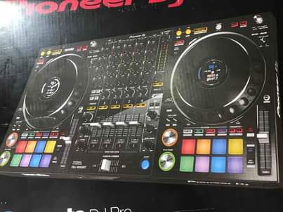 A picture of Pioneer ddj Srt1000
