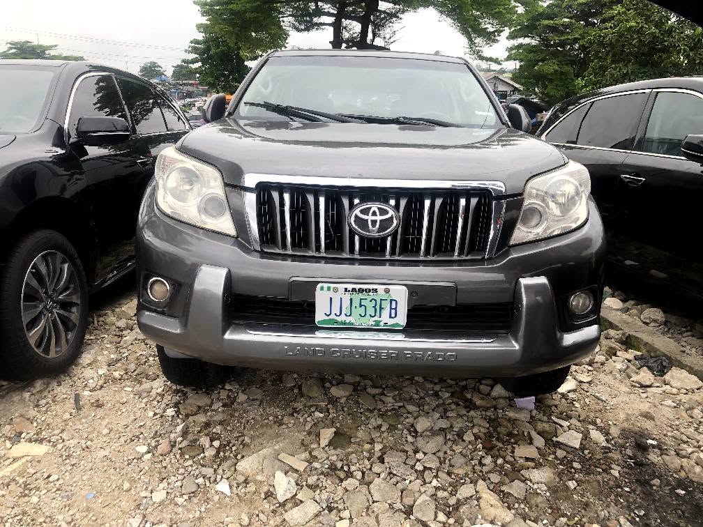 A picture of Toyota land cruiser Prado 2009