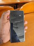 A picture of SAMSUNG S10