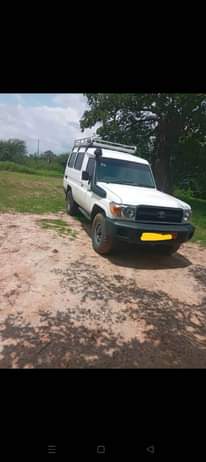 A picture of Toyota Landcruiser Hardtop Ihz Full ac Dashbord ndogo Inauzwa Bei