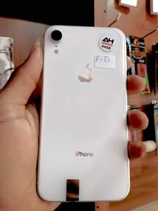 A picture of iPhone XR. CLEAN