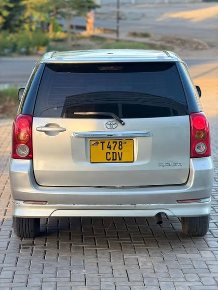 A picture of TOYOTA RAUM 0685044002