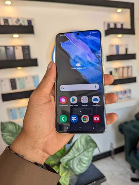 A picture of Samsung s21 5g